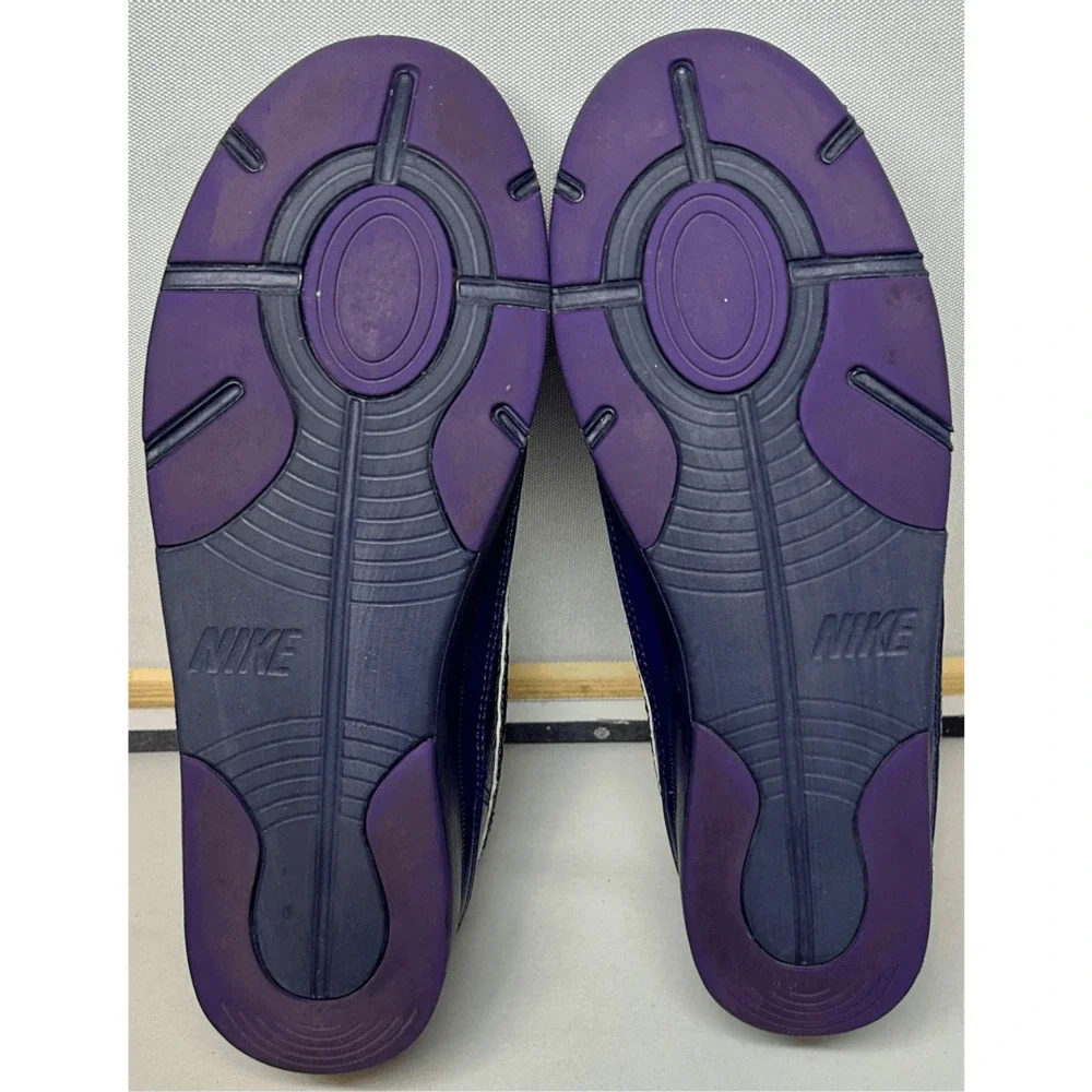 2011 Nike Air Troupe Low Imperial Purple w/ Gold Laces  324923-500 Very Race EUC